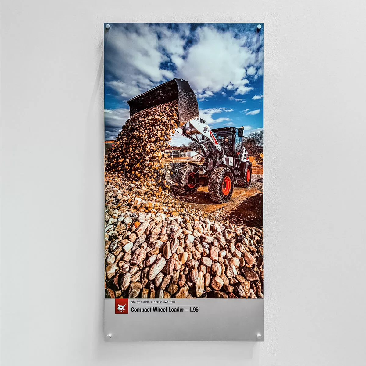 Aluminium poster – L95 compact wheel loader